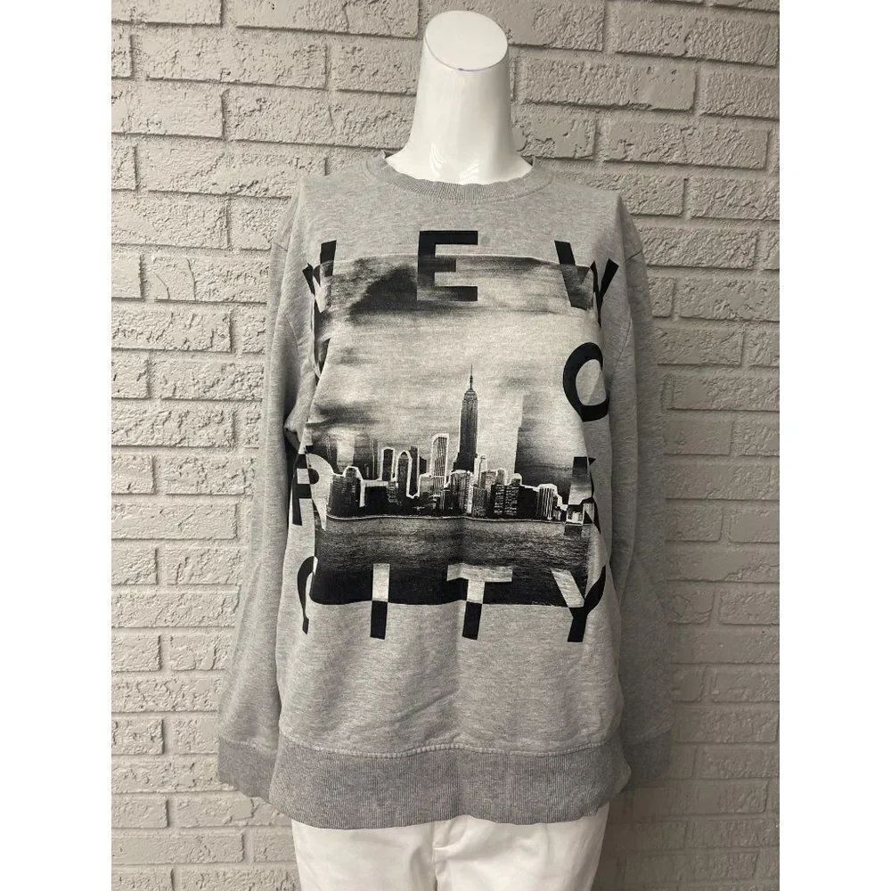 H & M Women Gray ‘New York’ Graphic Sweatshirt Size L